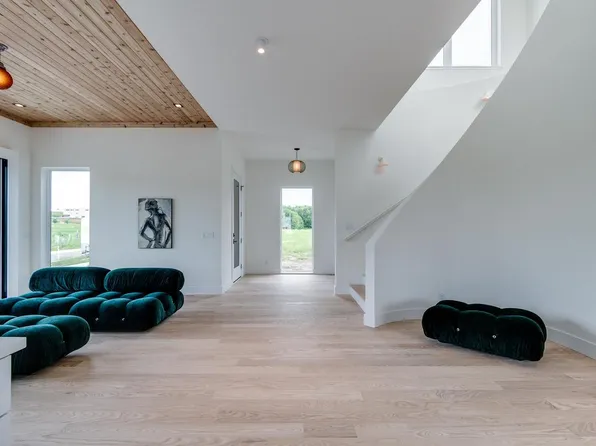 4043 Serenbe Street, Middleton, WI 53562