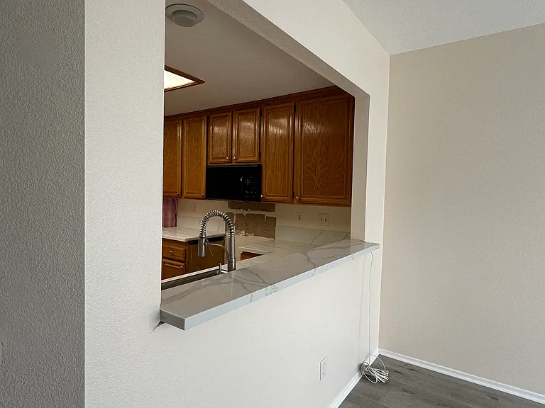 1040 N Turner Ave — Photo 4