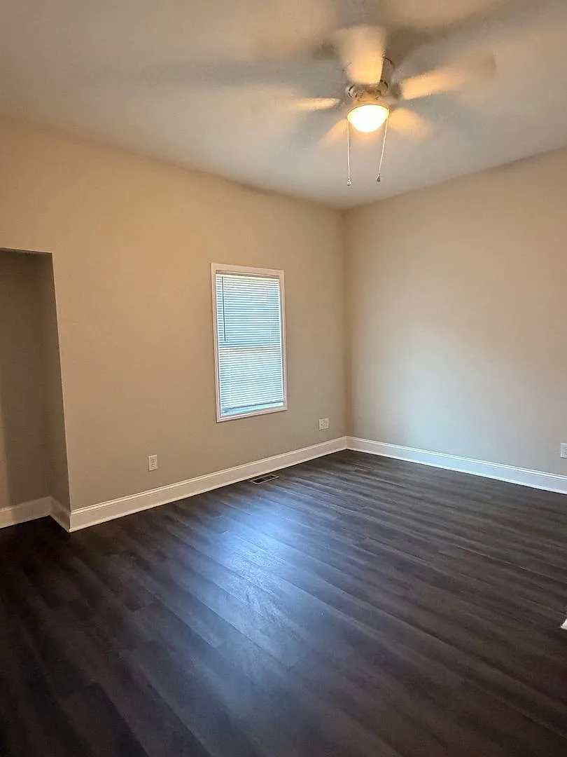 Two bedroom, 2 bath house in Graham — Photo 4