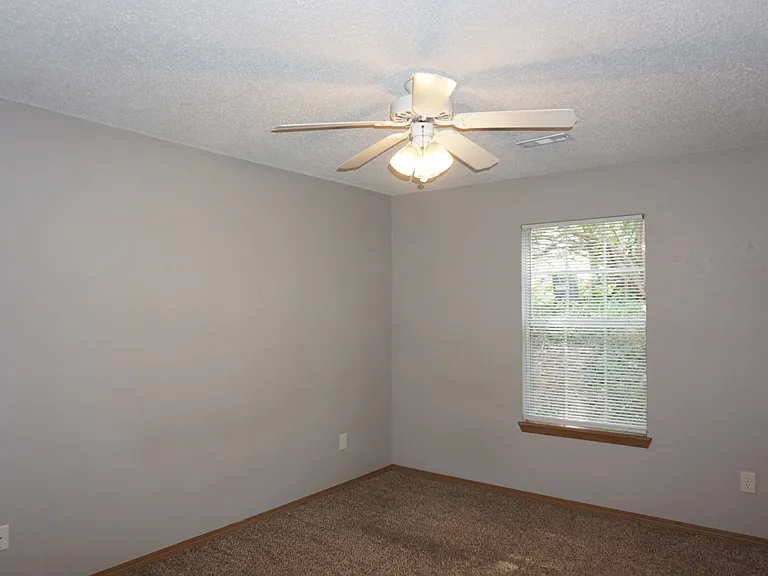 823 N Storer Ave — Photo 6