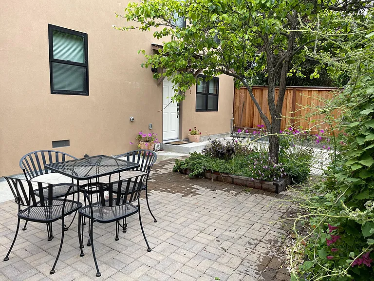 1441 Josephine St — Photo 4