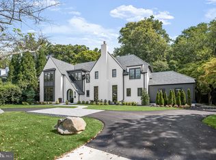 6105 Kennedy Dr, Chevy Chase, MD 20815