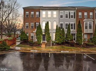 5802 Summers Grove Rd, Alexandria, VA 22304