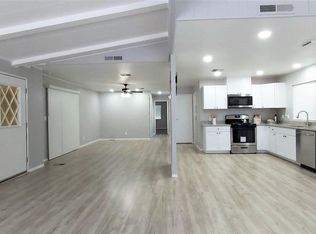 8270 E Dolphin Ave, Mesa, AZ 85208