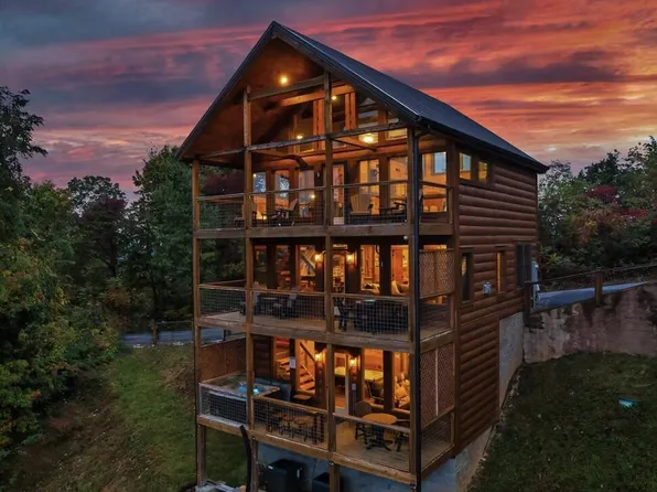 1132 Villa Overlook Way, Gatlinburg, TN 37738