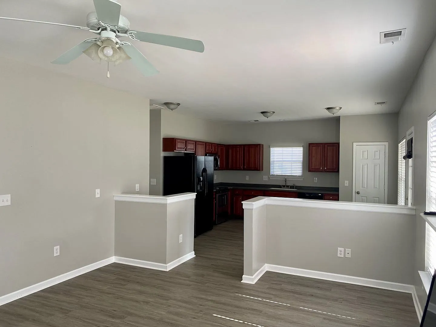 Spacious 3-Bedroom Long Term Rental - Summerville, SC — Photo 4