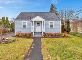 558 S Pine Creek Rd, Fairfield, CT 06824