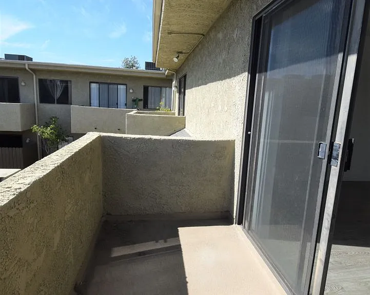 15128-44 Burbank Blvd — Photo 25