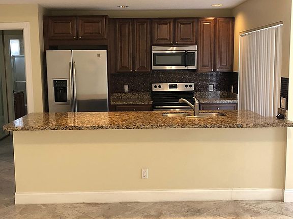 4th image of 802 Sun Terrace Ct