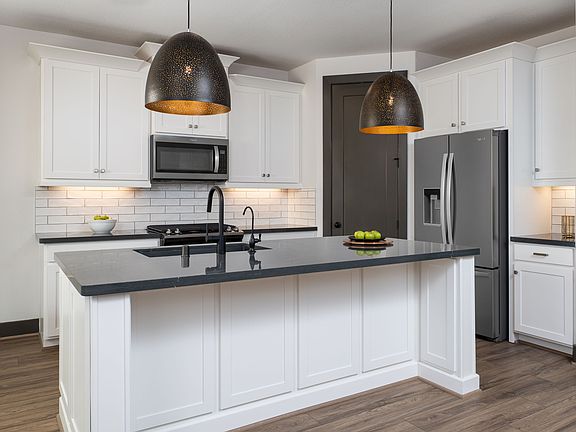 Creekside Ranch - Travis Interior Image 2