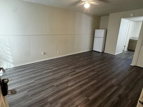 2500 W Hickory St, Denton, TX