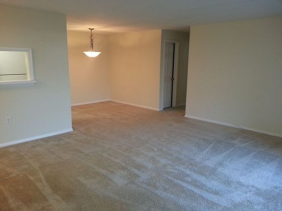 4th image of 68 Plymouth Dr APT D