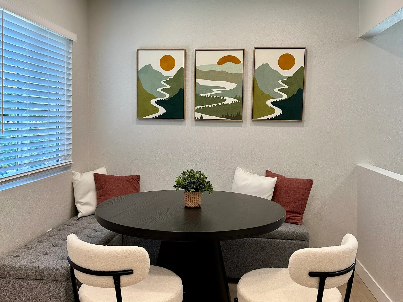 4 bed, 1444 sqft, $5,950 — Photo 4