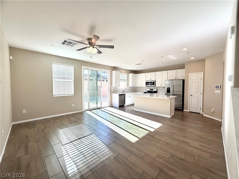 5039 Tranquil View St