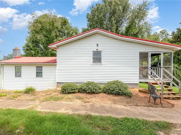 6238 Old Us Highway 60, Hamptonville, NC 27020