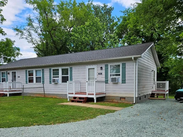 906 Paoli St #B, Charlottesville, VA 22903