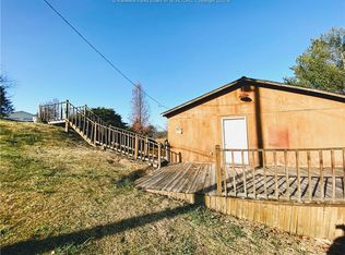 342 Apple Tree Dr, Point Pleasant, WV 25550