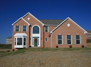 1050 Locharron Ct, Pittsburgh, PA 15239