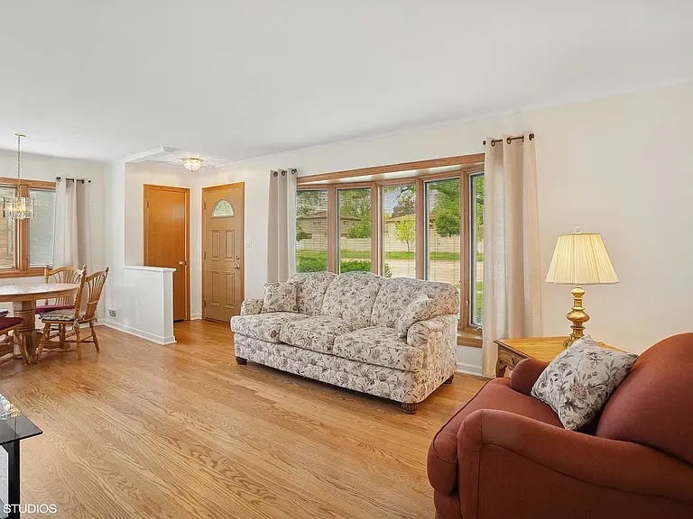 43 N Mount Prospect Rd — Photo 3