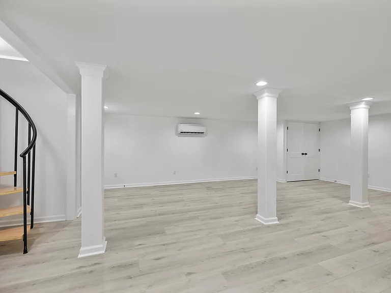 437 Woodsdale Rd — Photo 25