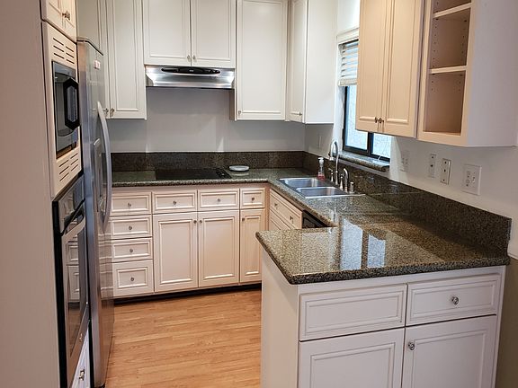 2nd image of 638 Wilcox Ave