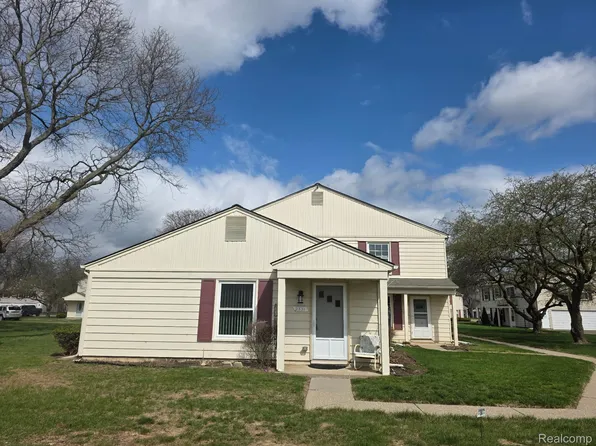 2831 Glenwood Ct, Lake Orion, MI 48360