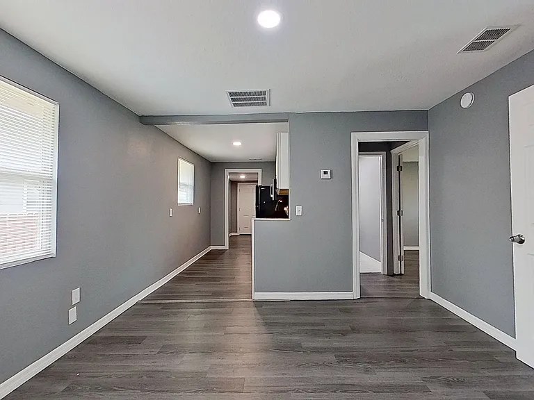 535 W 59th St — Photo 3
