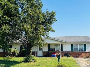 1997 Oak Tree Ln, Cahokia, IL 62206