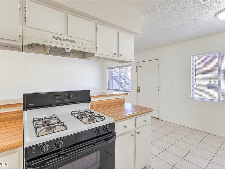 3109 N Walnut Rd #B — Photo 11