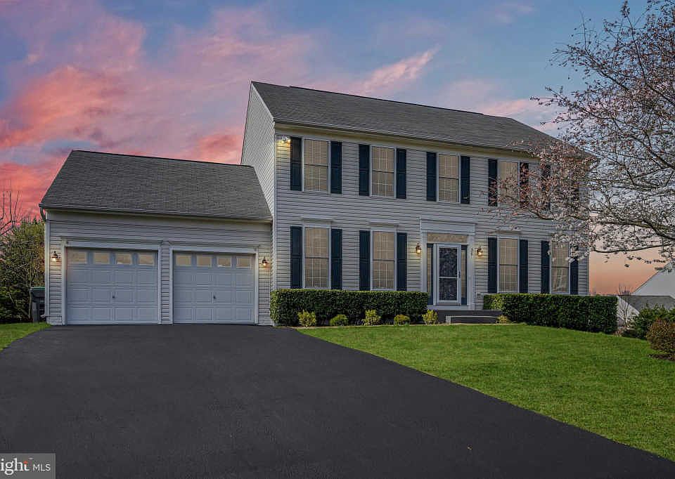 1st image of 36 Ashcroft Dr