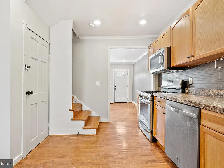 803 S Hanover St — Photo 19