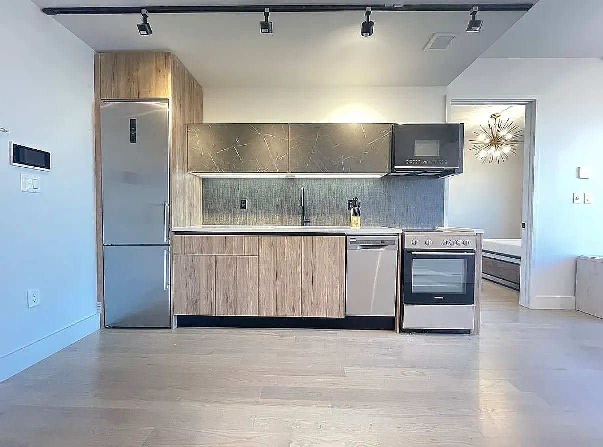 2809 Snyder Avenue — Photo 3