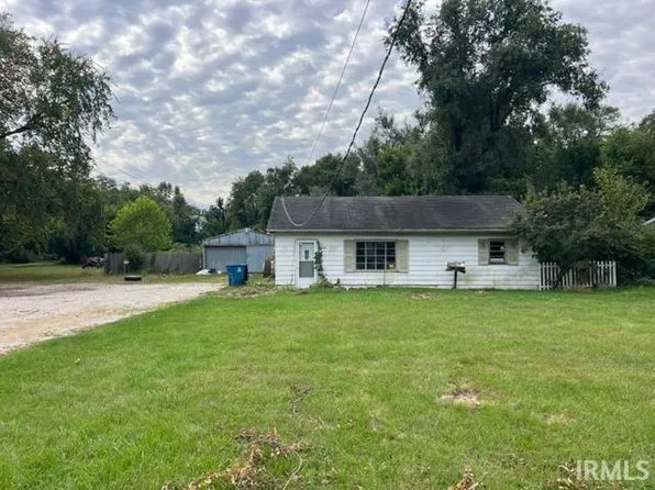 608 E Culver Rd, Knox, IN 46534