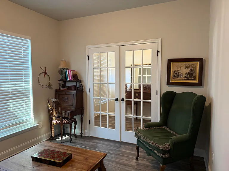 352 Fox Haven Dr — Photo 5