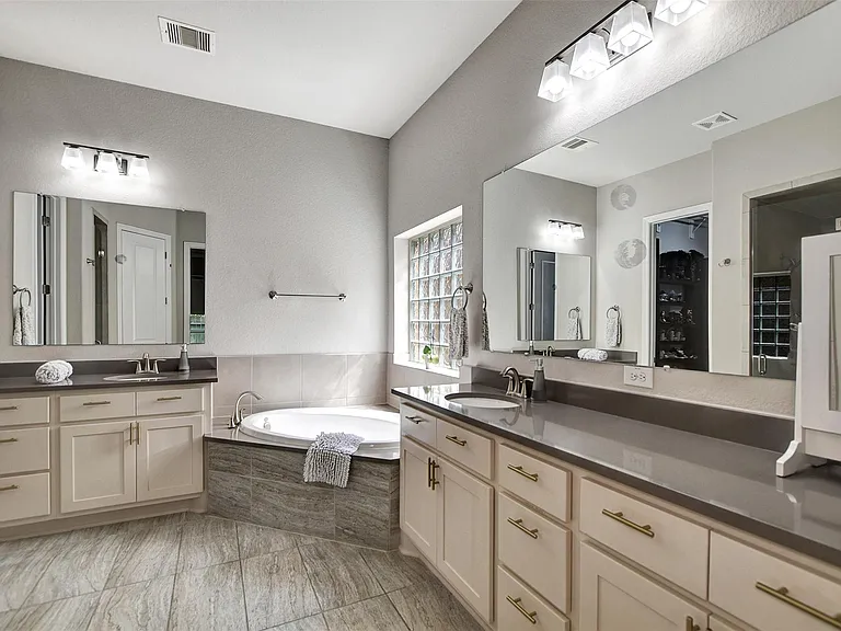 13219 Parkway Hills Dr — Photo 23