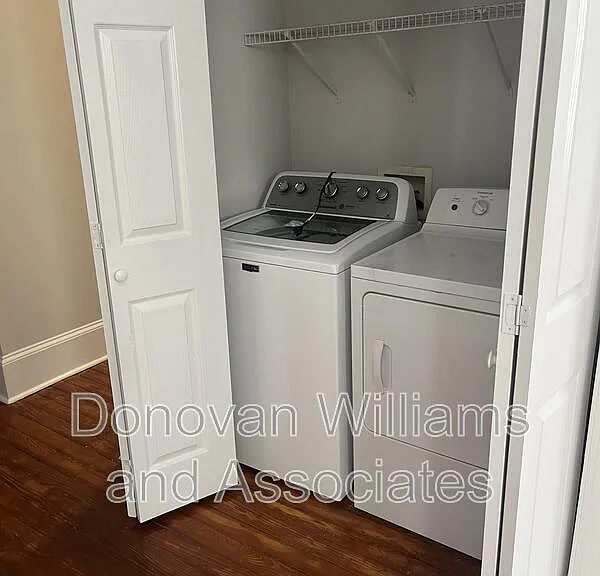 135 E Wilson Ave #E — Photo 10