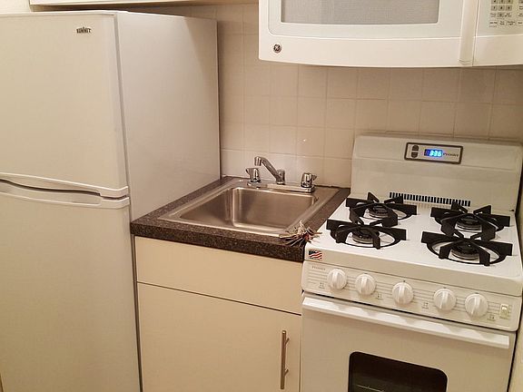 5th image of 319 W 13th St APT 3D