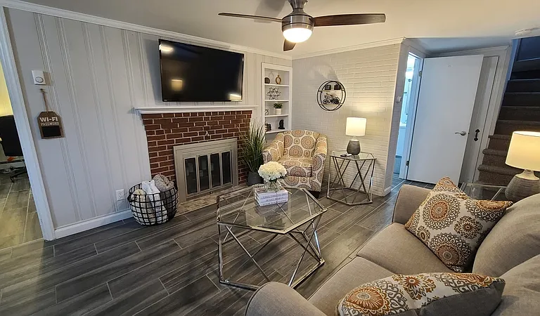 131 Phenix Ave #B — Photo 1