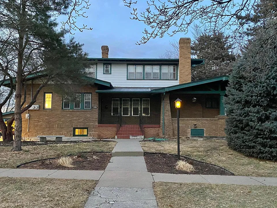 Craftsman style Near South neighborhood house