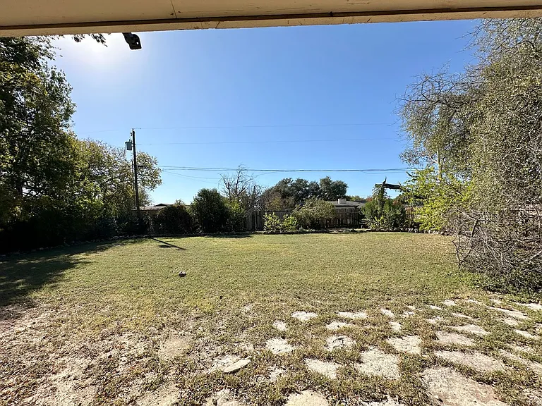 216 W Cardinal Ln — Photo 36