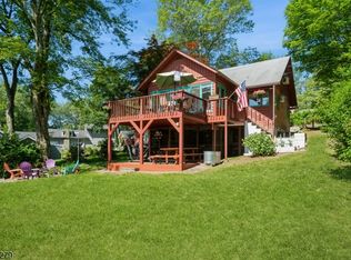 2 Hazelnut Dr, Newton, NJ 07860