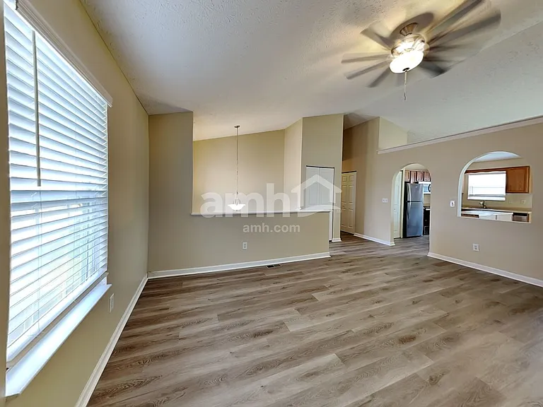 7057 Bennell Dr — Photo 6