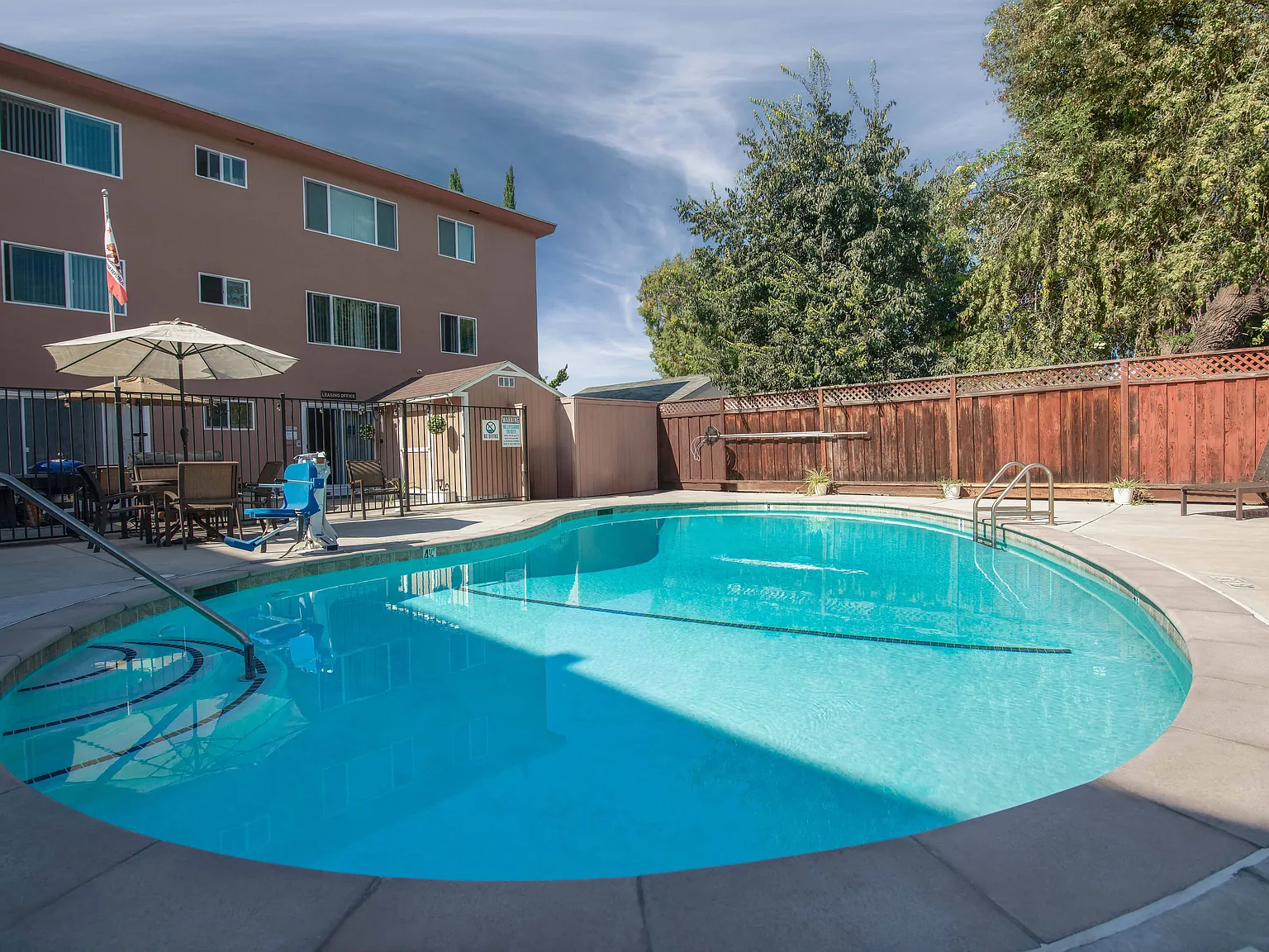 Park Holiday Apartments — Photo 1