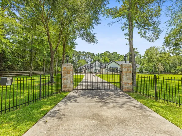 9703 Crestwater Cir, Magnolia, TX 77354