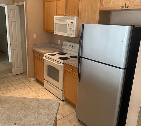 4th image of 3675 Oakdale 205 Cir