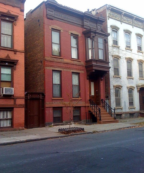 Building Photo 3
