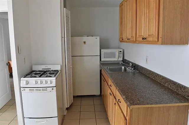 2601 Carondelet St #D — Photo 4