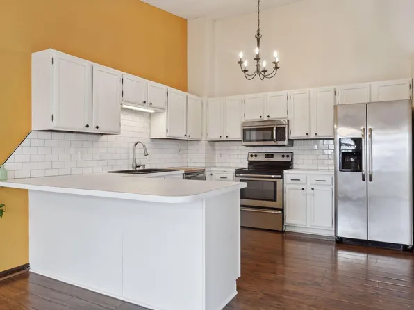 6039 Covington Ter, Minnetonka, MN 55345