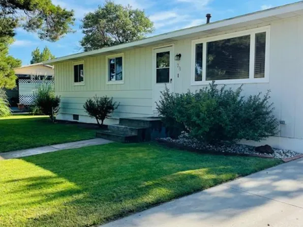 213 N Park St, Johnson, KS 67855