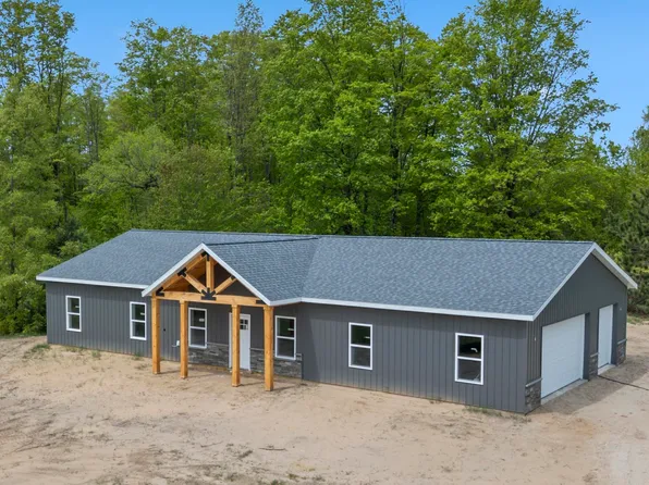 11285 Lakeshore Dr, Buckley, MI 49620